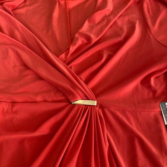 Beautiful long sleeve dress - Picture 2 of 3